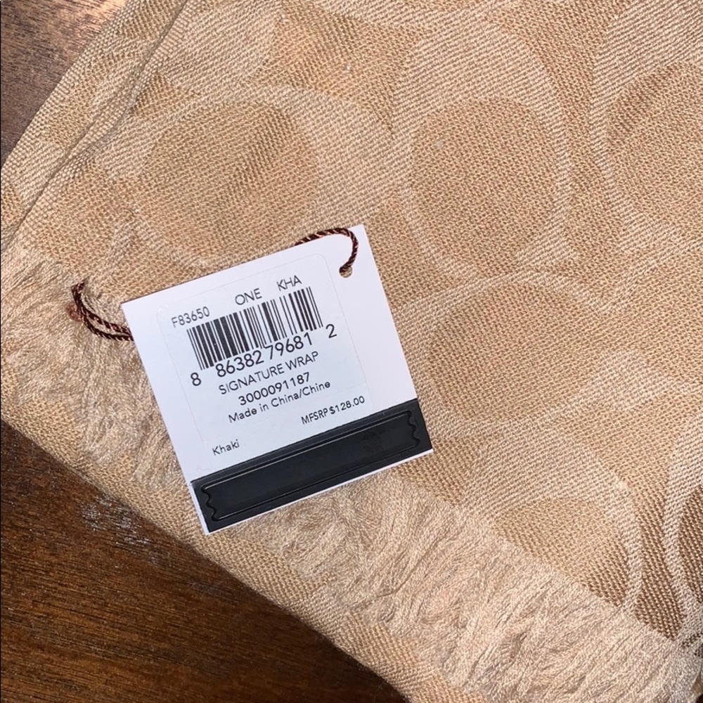 Coach Signature Wrap - Picture 2 of 3